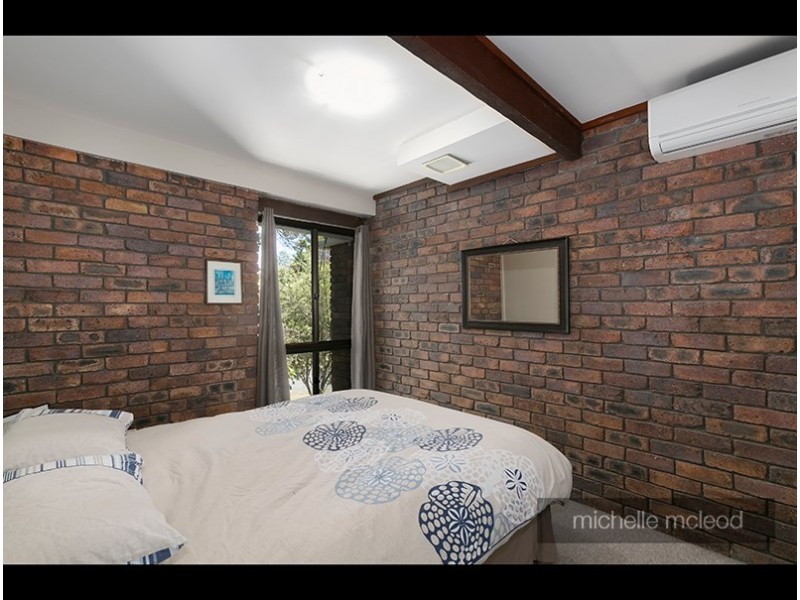 42 Goolman Street, Chapel Hill QLD 4069