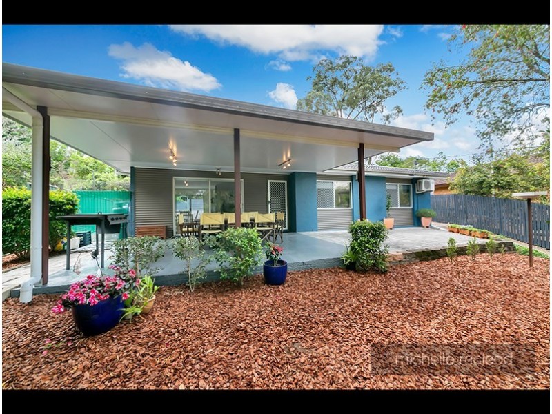 9 Tucker Street, Chapel Hill QLD 4069