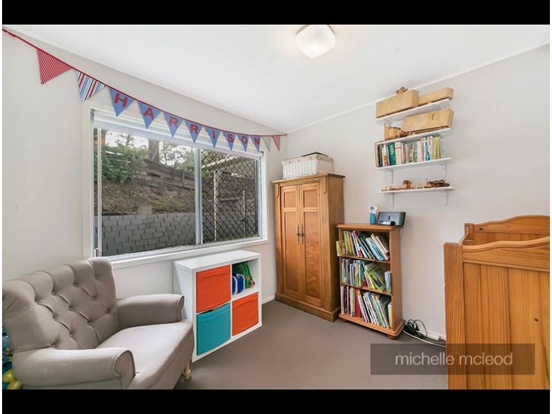 9 Tucker Street, Chapel Hill QLD 4069