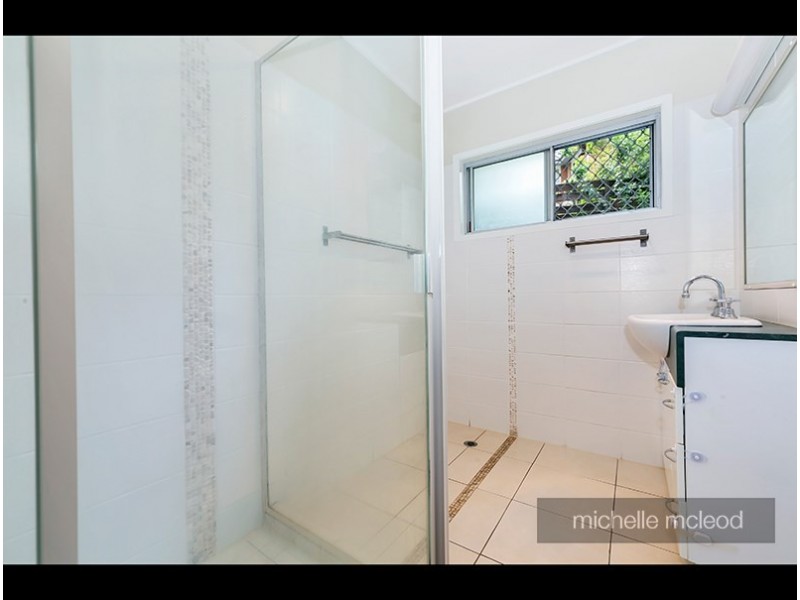 9 Tucker Street, Chapel Hill QLD 4069