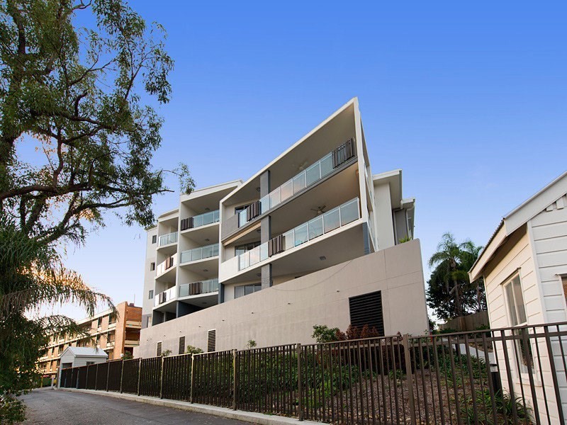 2006/8 Lochaber Street, Dutton Park QLD 4102