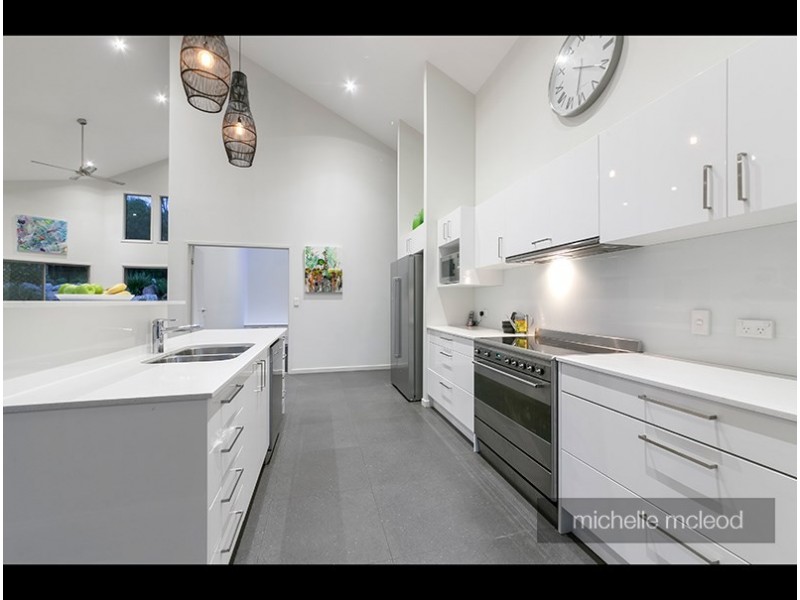 58 Bainbridge Drive, Pullenvale QLD 4069
