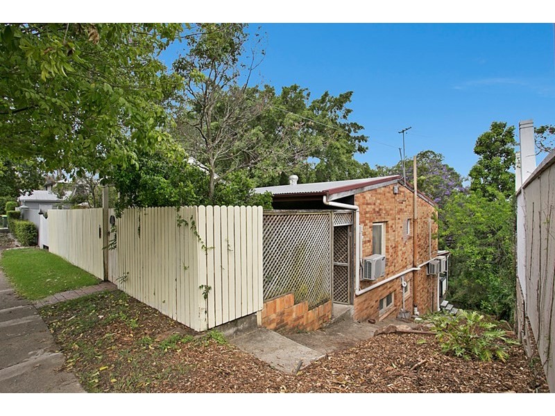 124 Simpsons Road, Bardon QLD 4065