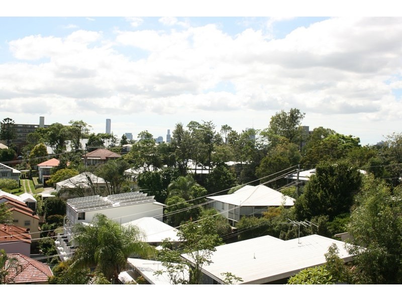 14 Bishop Street, St Lucia QLD 4067