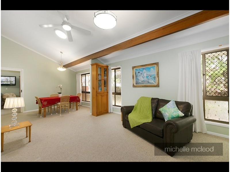 3 Minno Street, Chapel Hill QLD 4069