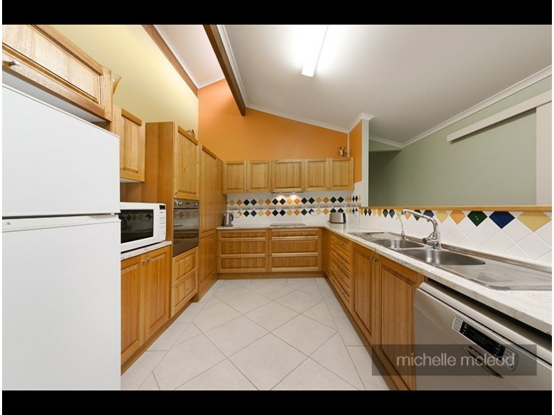 3 Minno Street, Chapel Hill QLD 4069