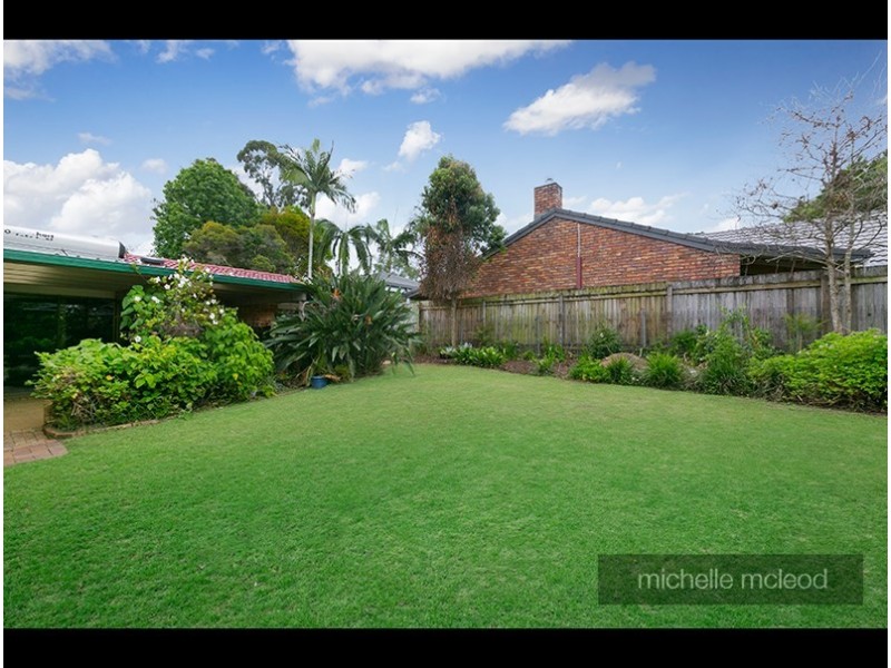 3 Minno Street, Chapel Hill QLD 4069