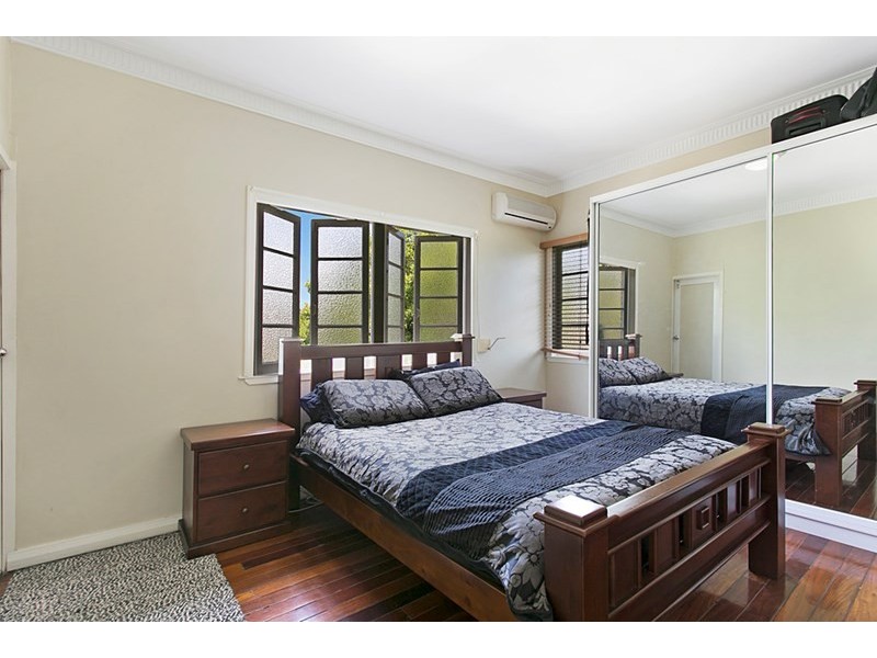 825 Oxley Road, Corinda QLD 4075