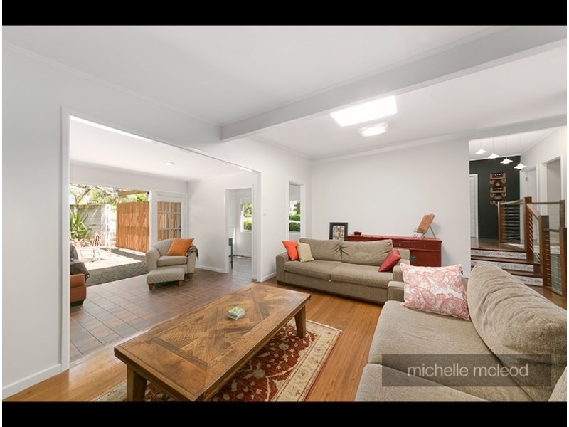 10 Trenton Street, Kenmore QLD 4069