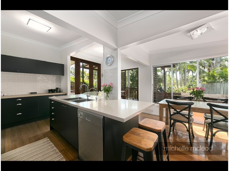 10 Trenton Street, Kenmore QLD 4069