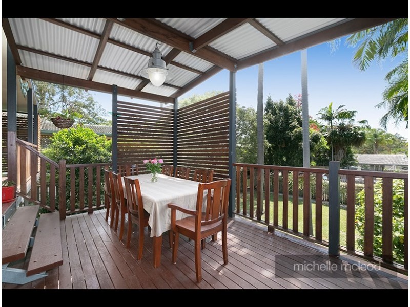 10 Trenton Street, Kenmore QLD 4069
