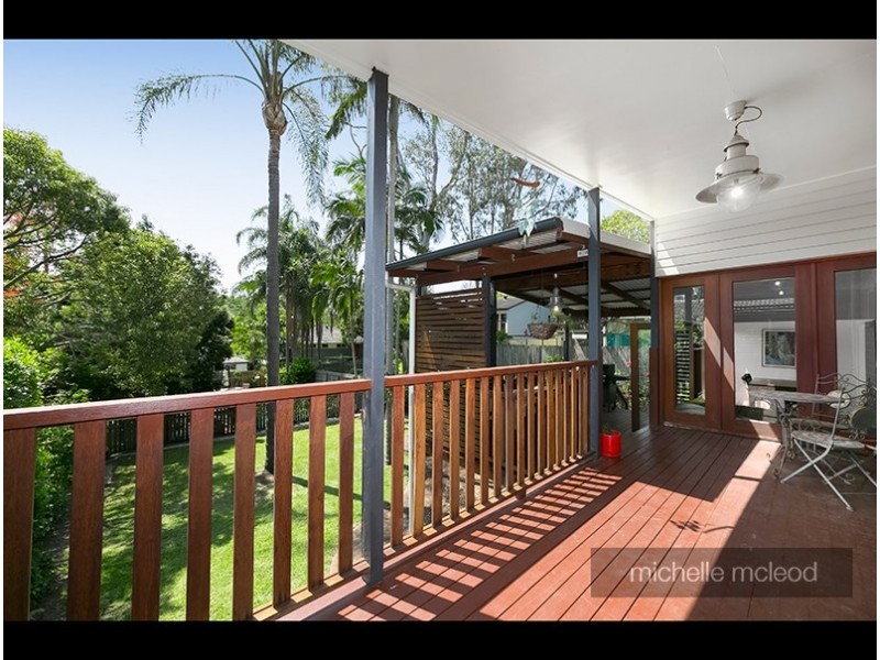 10 Trenton Street, Kenmore QLD 4069