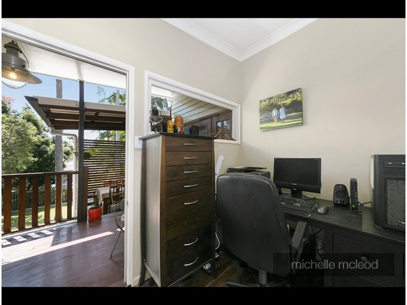 10 Trenton Street, Kenmore QLD 4069