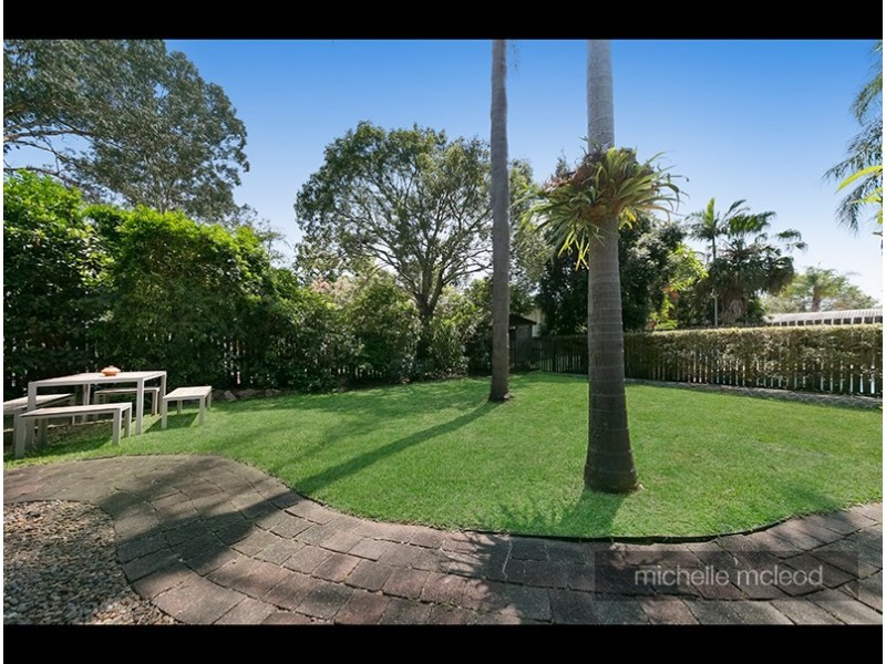 10 Trenton Street, Kenmore QLD 4069