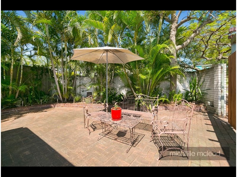 10 Trenton Street, Kenmore QLD 4069