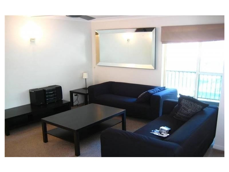 3/124 Carmody Road, St Lucia QLD 4067