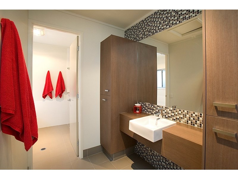 112 Hawken Drive, St Lucia QLD 4067