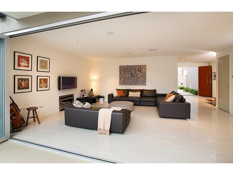 112 Hawken Drive, St Lucia QLD 4067