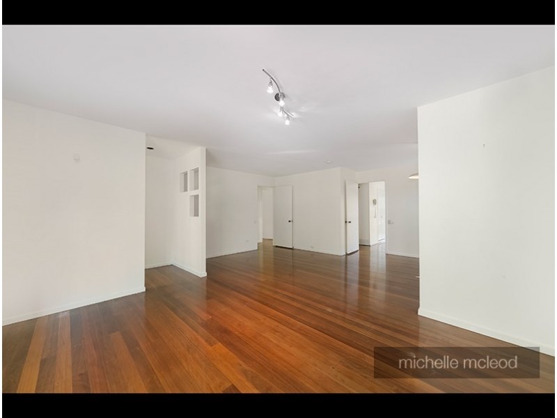 26 Aurora Crescent, Kenmore QLD 4069