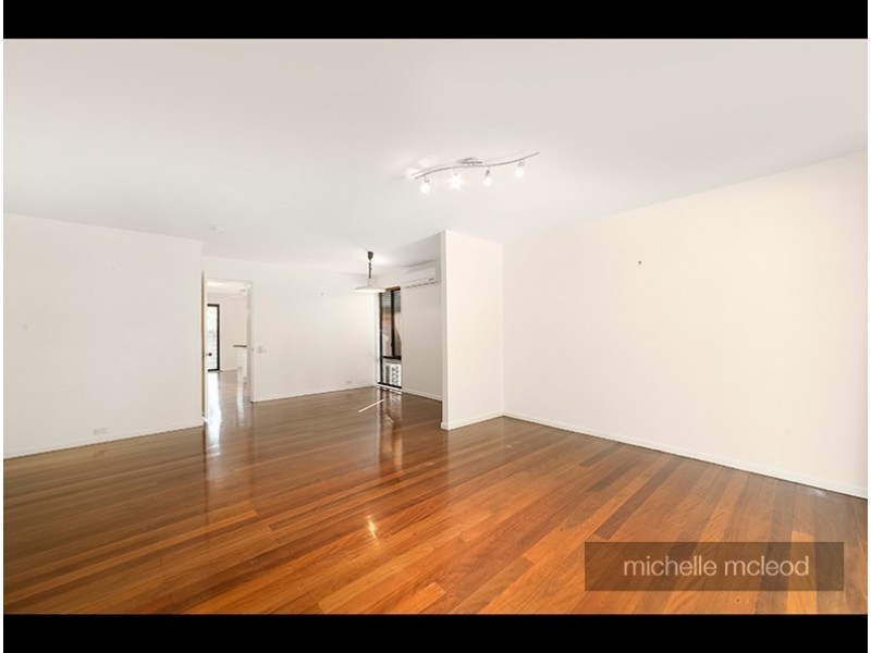 26 Aurora Crescent, Kenmore QLD 4069