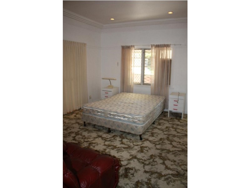 1 McCaul Street, Taringa QLD 4068