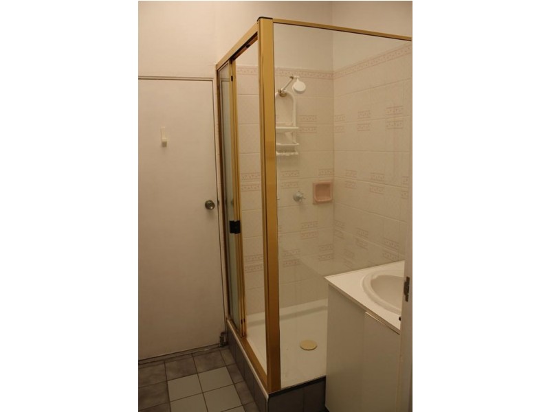 1 McCaul Street, Taringa QLD 4068