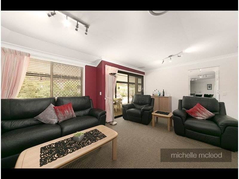 15 Ringway Place, Chapel Hill QLD 4069