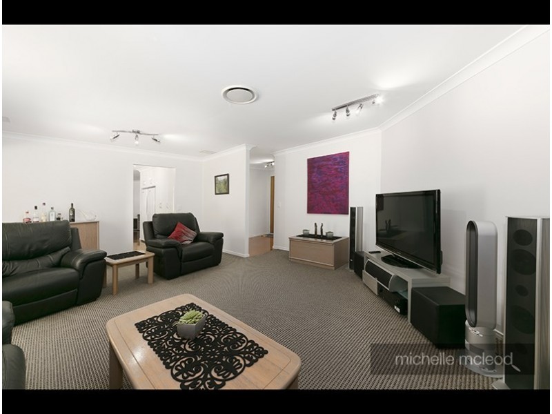 15 Ringway Place, Chapel Hill QLD 4069