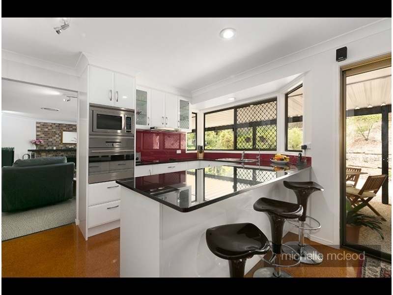 15 Ringway Place, Chapel Hill QLD 4069
