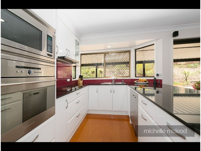15 Ringway Place, Chapel Hill QLD 4069