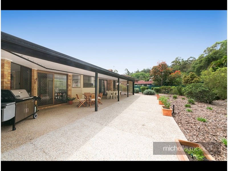 15 Ringway Place, Chapel Hill QLD 4069