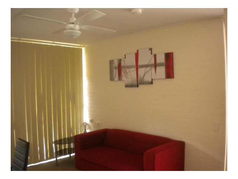 1/240 Carmody Road, St Lucia QLD 4067