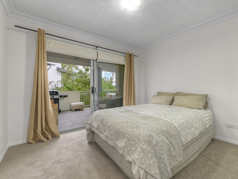 10/36 Holland Street, Toowong QLD 4066