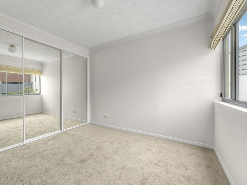 10/36 Holland Street, Toowong QLD 4066