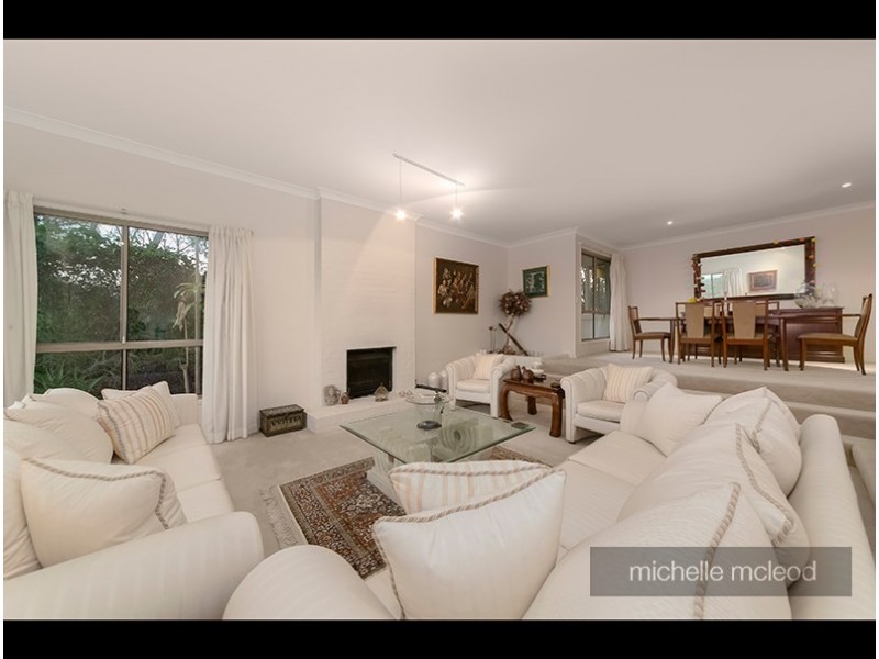 36 Hakea Crescent, Chapel Hill QLD 4069