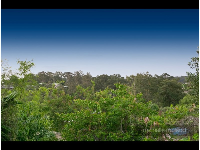 36 Hakea Crescent, Chapel Hill QLD 4069