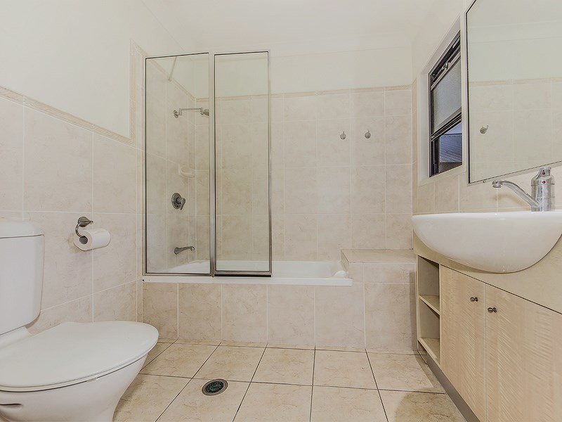 22 Woodstock Avenue, Taringa QLD 4068