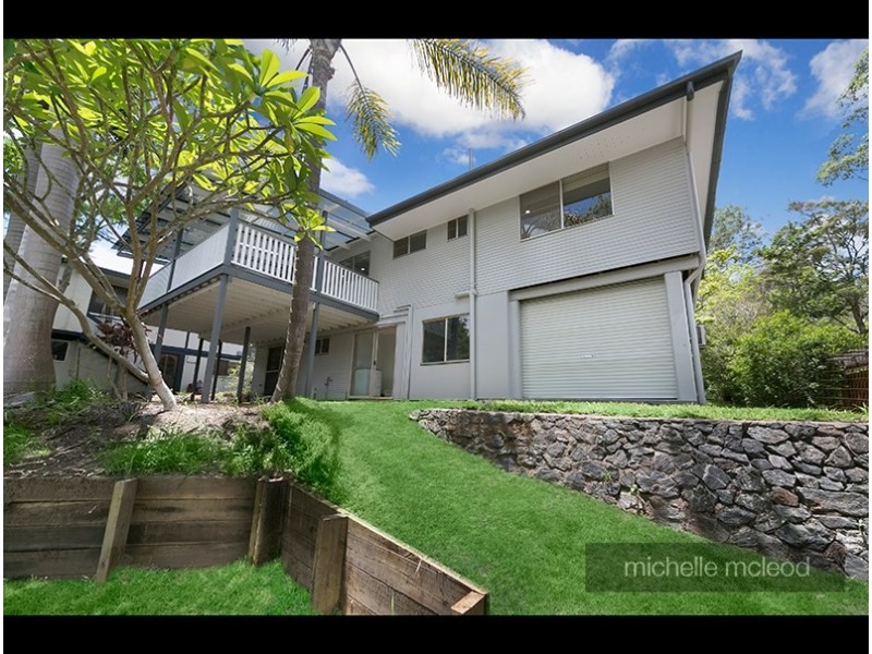 8 Tad Street, Kenmore QLD 4069