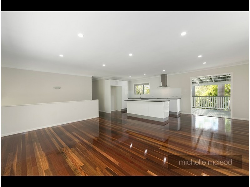 8 Tad Street, Kenmore QLD 4069