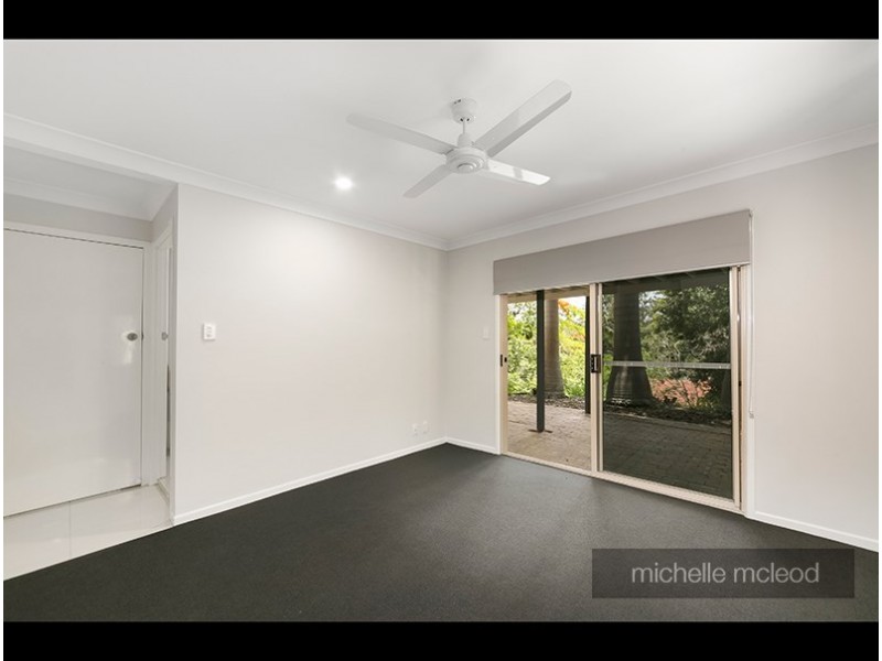 8 Tad Street, Kenmore QLD 4069