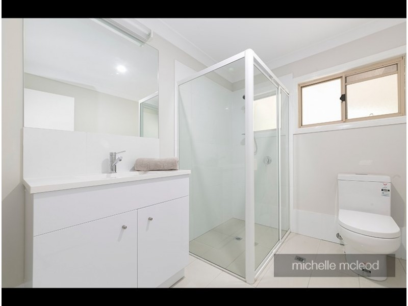 8 Tad Street, Kenmore QLD 4069