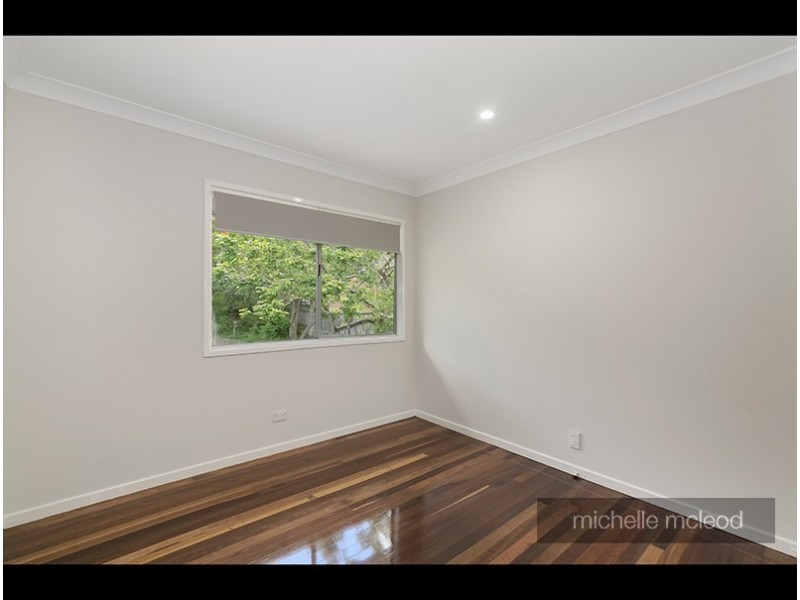 8 Tad Street, Kenmore QLD 4069