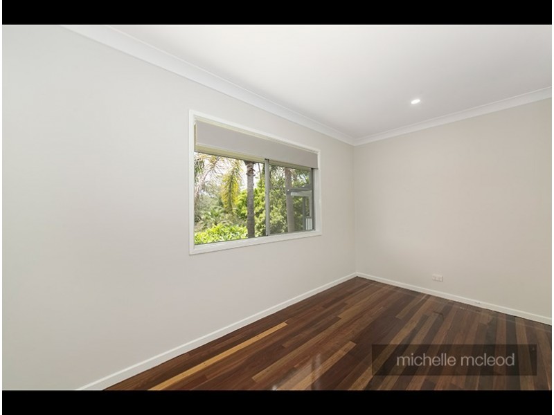 8 Tad Street, Kenmore QLD 4069