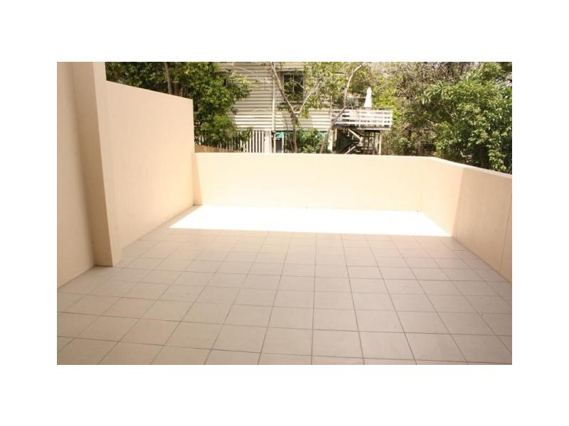 1/16 Explorer Street, Toowong QLD 4066