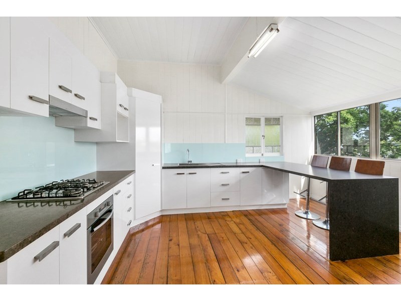 18 Stanley Terrace, Taringa QLD 4068