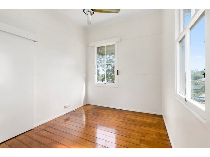 18 Stanley Terrace, Taringa QLD 4068