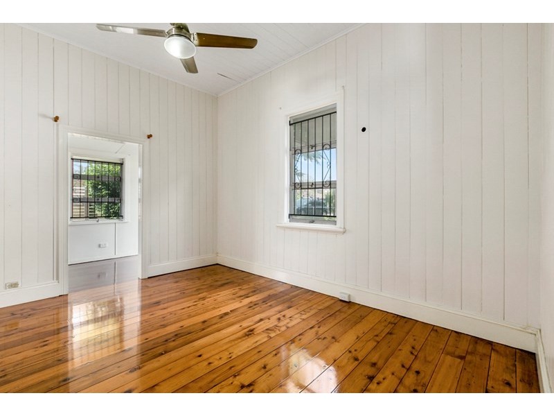 18 Stanley Terrace, Taringa QLD 4068
