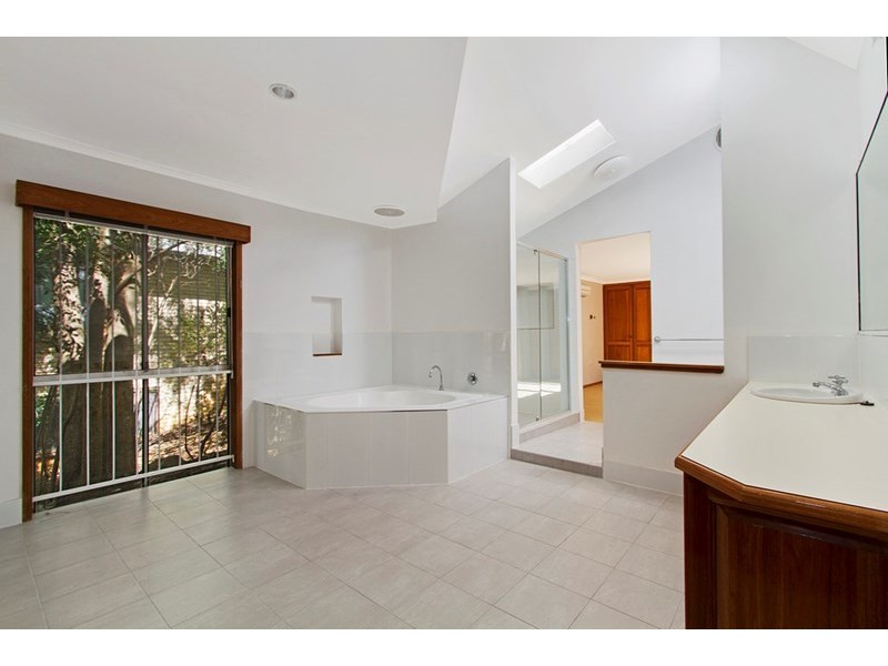 45 Marland Street, Kenmore QLD 4069