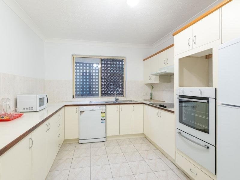 1/14 Warren Street, St Lucia QLD 4067