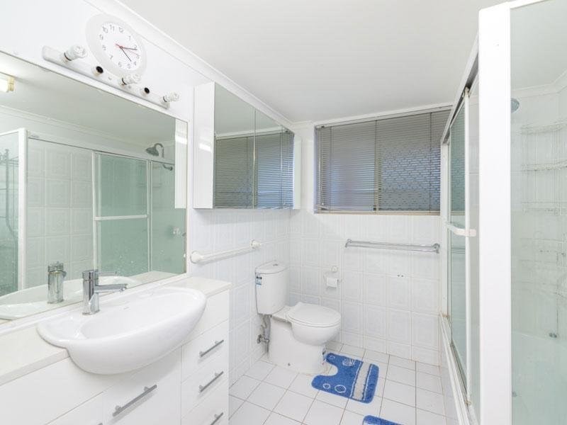 1/14 Warren Street, St Lucia QLD 4067